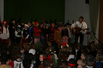 gal/2010/2010 Saitentwist Musikprojekt Schule 12.02. BvK Schule/2010 Saitentwist MusikProjekt Bischoff von Kettler1.- 12 (13).jpg